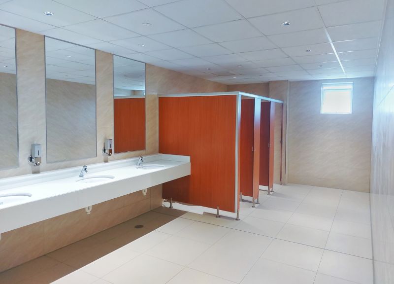 Transparent Pricing and Contracts